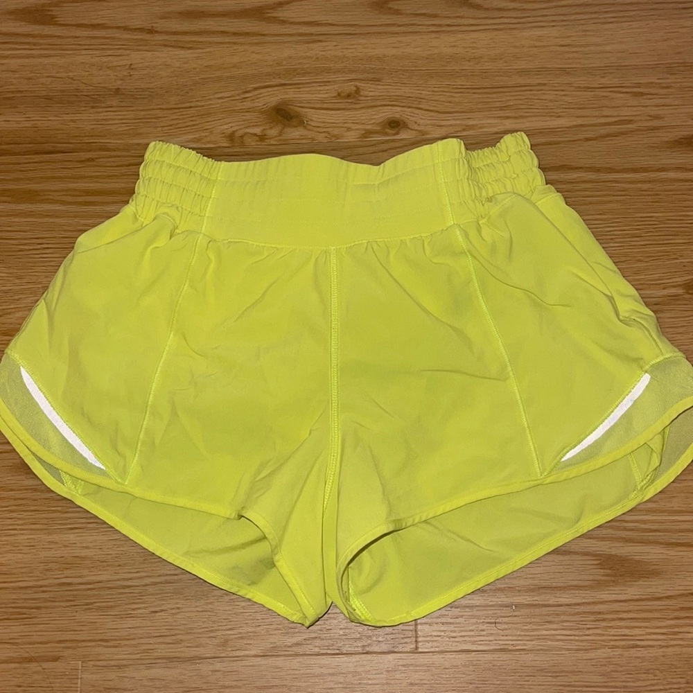 Lululemon high rise hotty-hot shorts